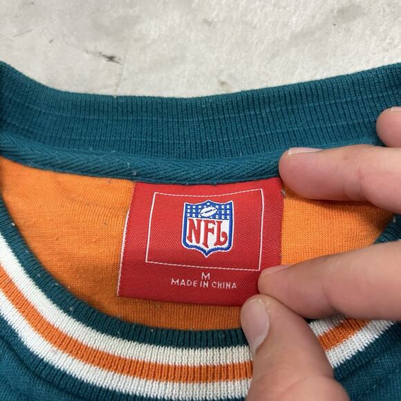Miami Dolphins NFL On Friend Throwback Sweater Size Medium NFL Tag - Picture 7 of 7